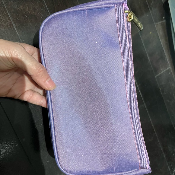 Estée Lauder Iridescent Purple Makeup Bag - Picture 1 of 4